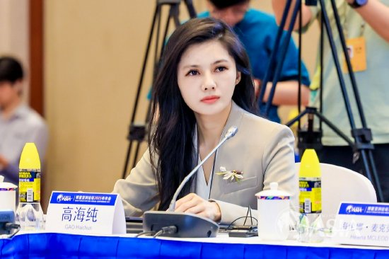 直击博鳌丨AI如何和产业融合？高海纯：AI不是胡椒面
